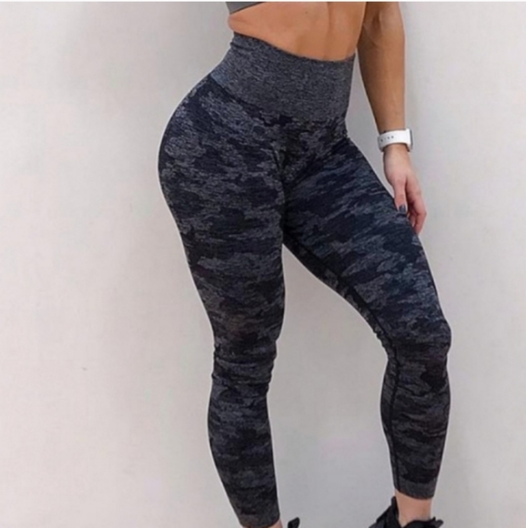 Gymshark Pants - Gymshark Camo Seamless Leggings Large L NWT